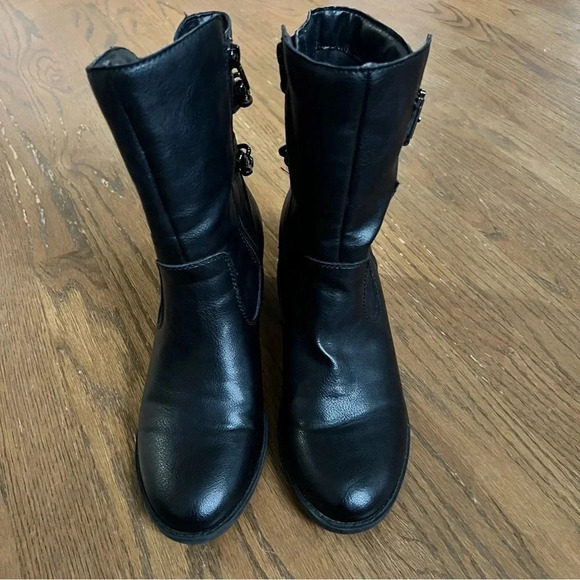 Fergalicious Wishful Moto Buckles & Chains Chunky Heel Combat boots women’s 8.5 - Picture 2 of 11